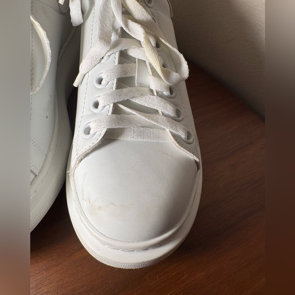 Alexander McQueen Women’s Oversized Sneaker in White Size 41 - Picture 9 of 14